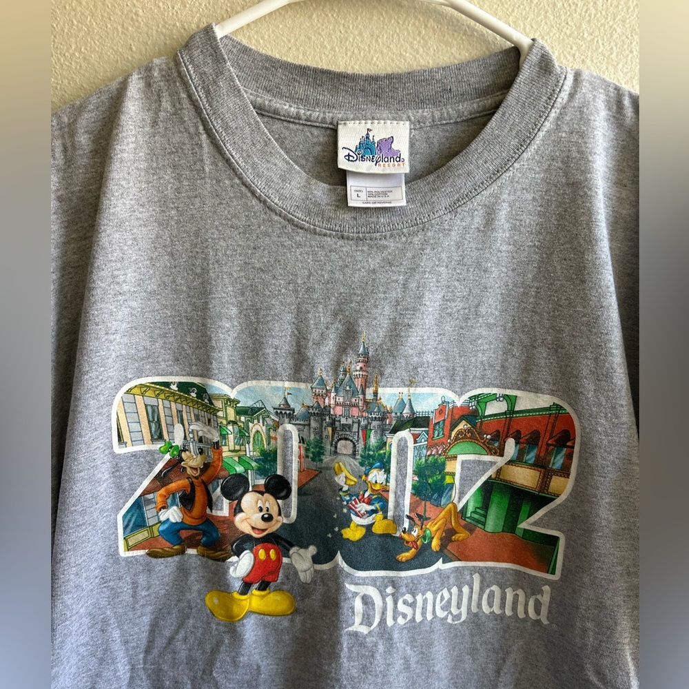 2002 Disney brand tee
